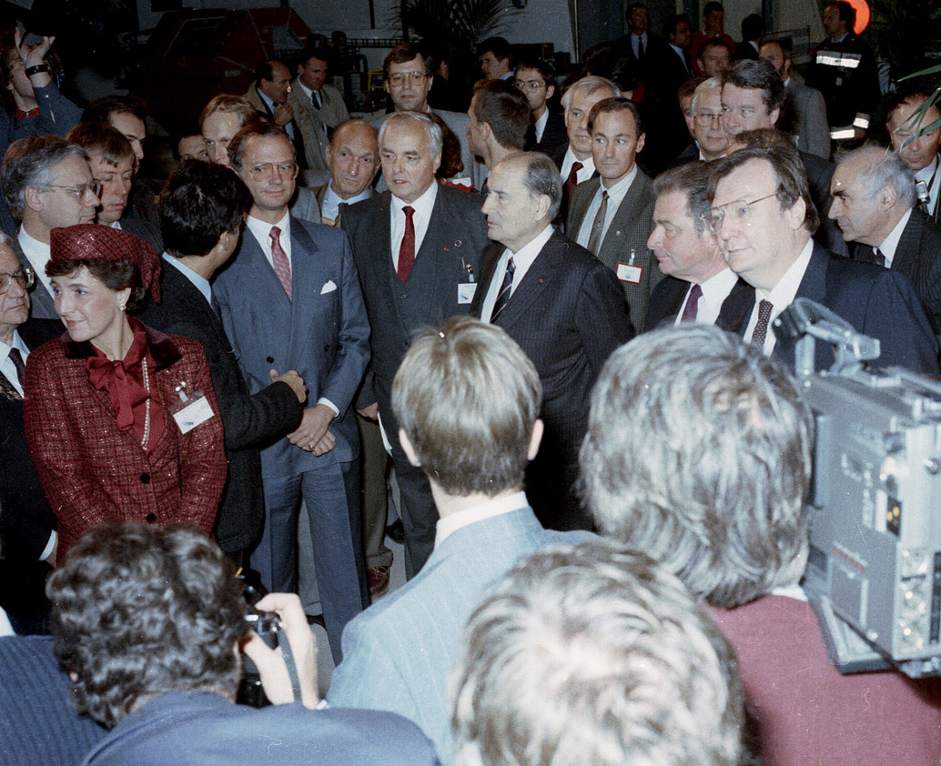 Inauguration of CERN's Large Electron-Positron (LEP) collider in November 1989. From the left, Princess Margriet of the Netherlands, King Carl Gustav of Sweden, CERN Council President Josef Rembser, President François Mitterrand of France, President Jean-Pascal Delamuraz of Switzerland, Carlo Rubbia, Director-General of CERN at the time