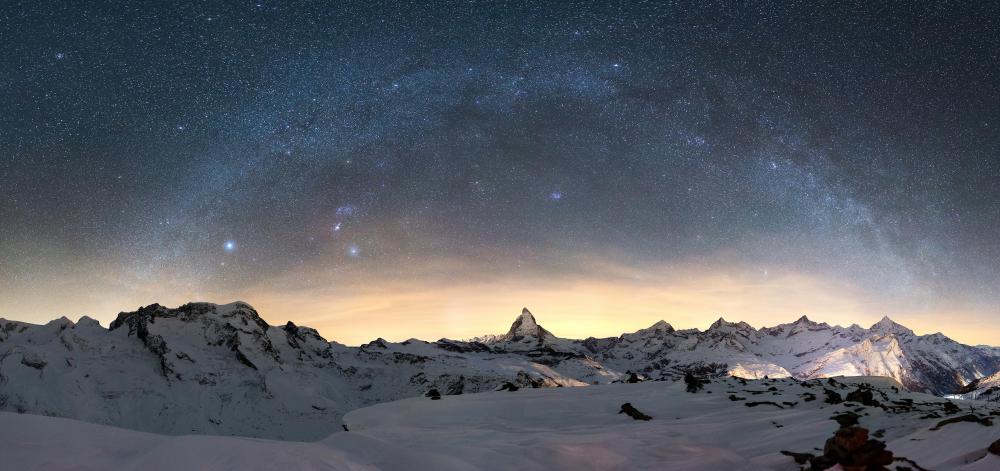  -20°, around midnight, a view of the Matterhorn and Milky Way from3000 meters of altitude by Gilles Monney.