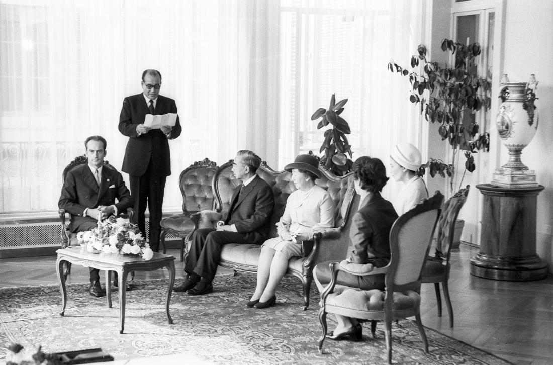 Meeting between the Emperor and Empress of Japan (center) and ICRC Director Marcel A. Naville (left) on October 10, 1971