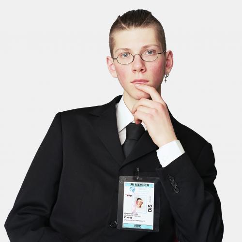 The portrait of Caspar above was taken by Dutch photographer, Alex Ten Napel. It is part of the «Young Diplomats» series, photographed at the Hague Model United Nations in which young students congregate in a copy of a UN General Assembly
