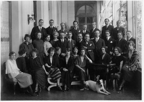 This portrait of the Information Section of the Secretariat of the League of Nations was taken in 1924 and is part of the exhibition "100 year of Multilateralism in Genva" organized by UN Geneva 